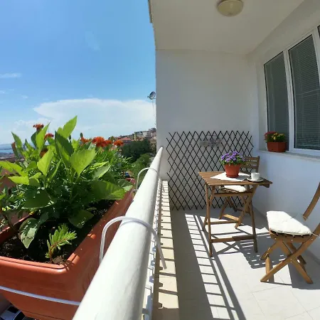 In St. With Terrace Апартаменты Свети-Влас