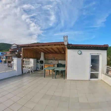 Apartman In St. With Terrace